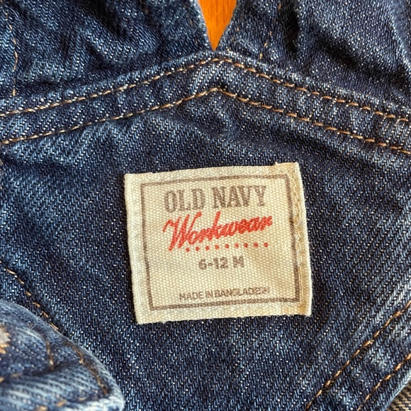 Old Navy Classic Blue Baby Boy or Girl size 6-12 months with adjustable straps - Picture 3 of 4